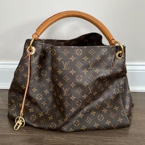 Louis Vuitton Artsy MM